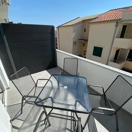 Jukanovic بيت ضيافة Baška Voda